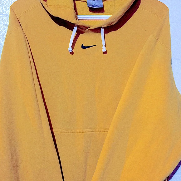 ‼️SOLD‼️ VINTAGE “SMALL SWOOSH” NIKE HOODIE - Picture 1 of 2